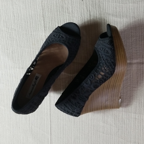 American Eagle Outfitters Shoes - American eagle 5 1/2 heels